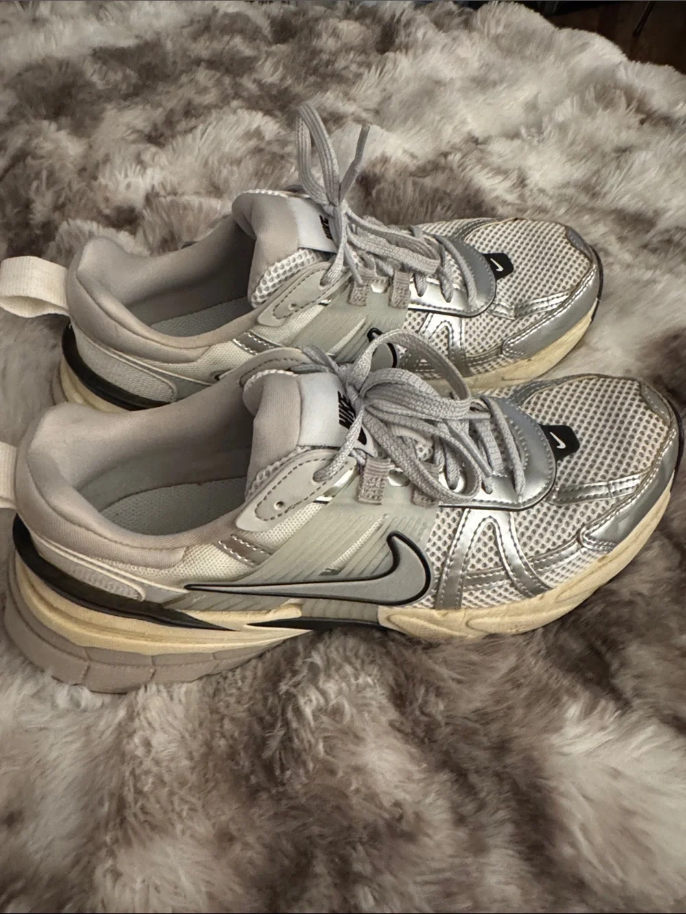 Nike Light Gray and Cream Mesh Running Sneakers with Black Swoosh